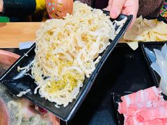 -果松木炭酸菜铜火锅·外婆参鸡汤