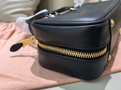 -万物奢潮中古奢侈品(青岛店)