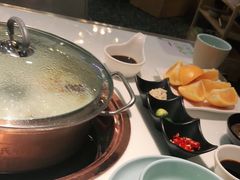-洪氏嗨捞·猪肚鸡火锅(阳光天地店)