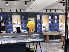 -宏宇眼镜蔡司依视路折扣店(兆佳眼镜城店)