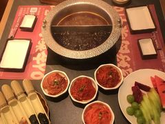 -牛YO寿喜烧·铁板烧和牛火锅自助(市府恒隆店)