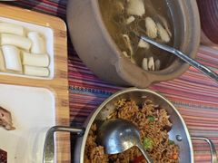 -老滇山寨•云南特色菜•地方菜•民族风情歌舞表演(金碧店)