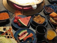-湊湊火锅·茶憩(世博大道店)