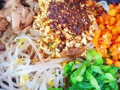 -两勺子一碗口水鸡拌面