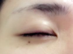 -一个差评成就的纹眉店
