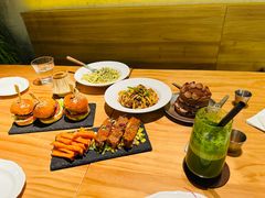 -三勾JJJ Burger&Coffee(梅溪湖店)