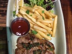 碳烤猪排配薯条色拉48-MIKAKU(万达广场上海宝山店)