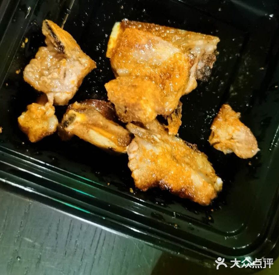 这家店已经光顾多次，最喜欢大盘鸡和羊肉串
