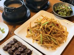 -莲餐厅·湖北菜·潜江小龙虾店(愚园路店)