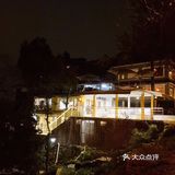 夜有一叶，日有一餐，足。此逍遥情人间少见。浮生可诗猫乎