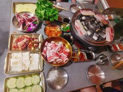 -围炉肉舍•炭烤活鳗•丹东海鲜烤肉(步行街店)