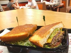 -The Habit Burger Grill 哈比特汉堡(爱琴海店)