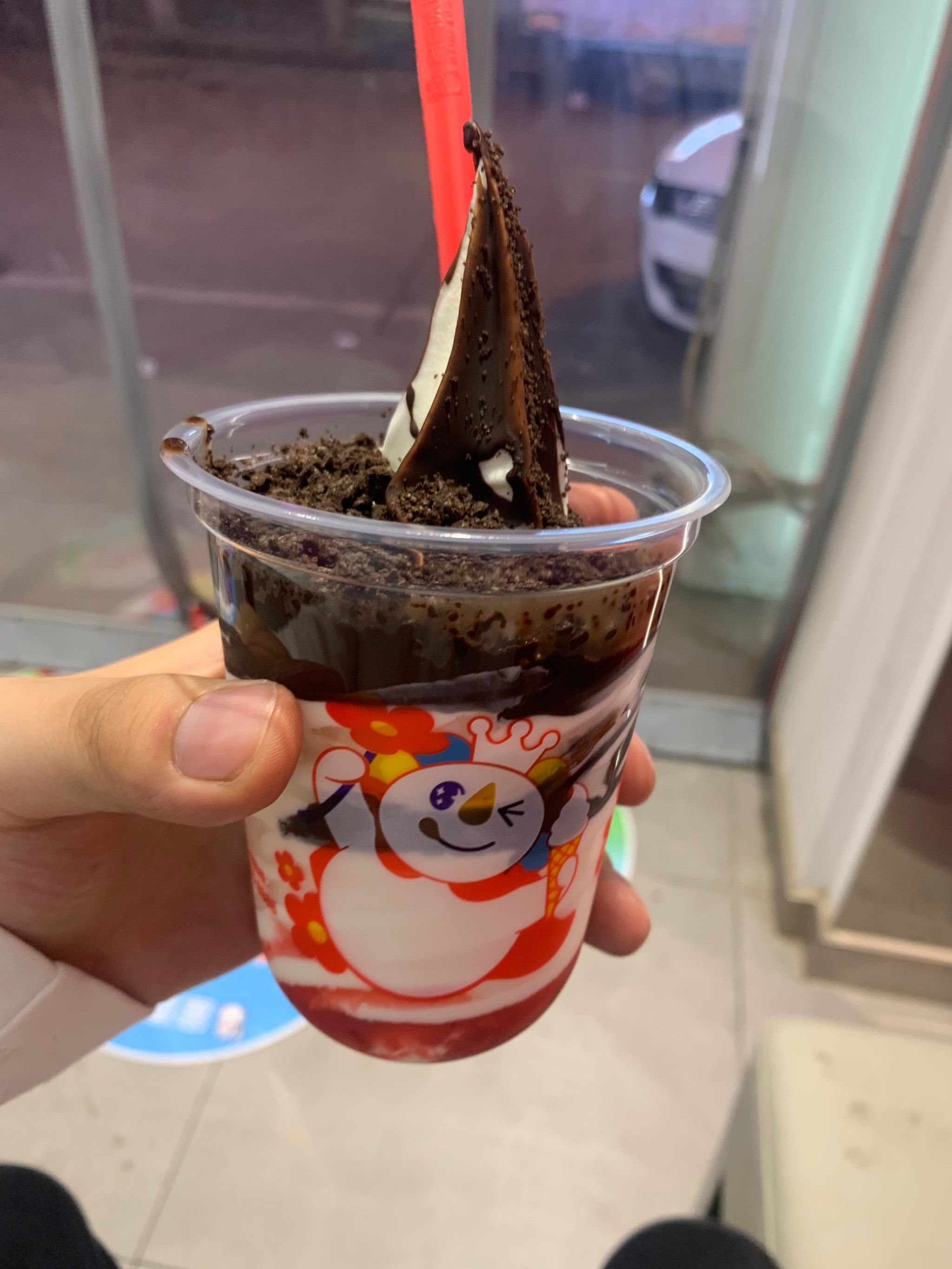 蜜雪冰城新出的新品圣代