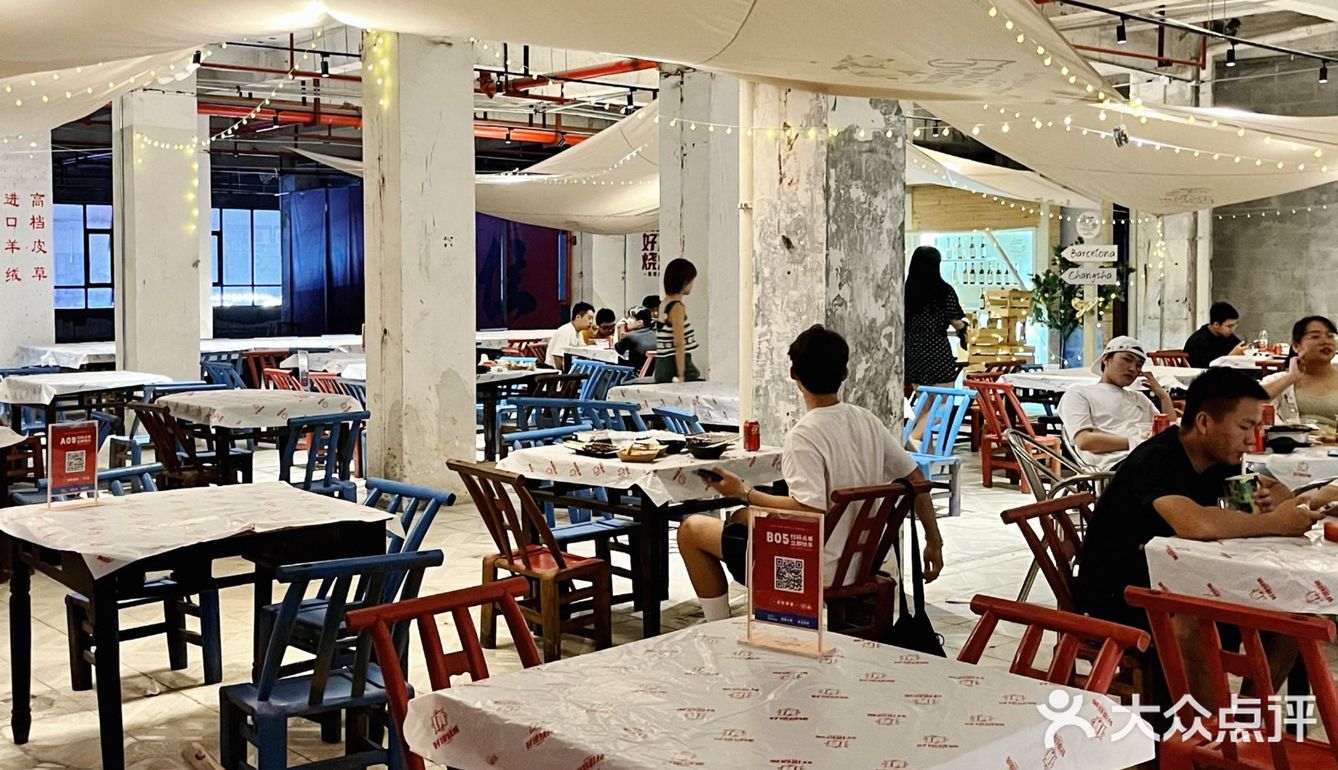 任何人不知道五一这家烧烤店我都会伤心！巨好吃