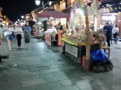 -吴山路夜市