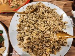 -先启半步颠小酒馆(周浦万达店)