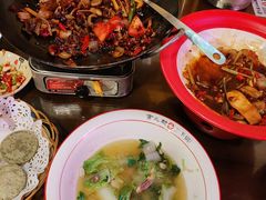 -富正毅三下锅·湘西韵味(天门山索道店)