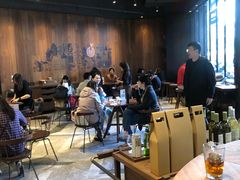 大堂-星巴克(港汇1号办公楼店)