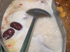 -洪氏嗨捞·广东猪肚鸡·椰子鸡火锅(西咸万象城店)
