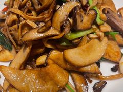 橄榄油炒野山菌-关东小磨东北菜(漕河泾印象城店)