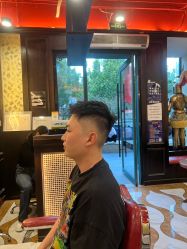 -东方先生国潮男士理发馆