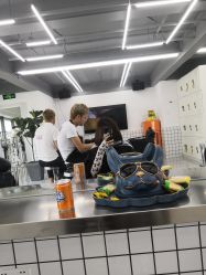 -宫铭烫发染发接发店
