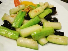 蒜蓉木耳炒海南丝瓜-闻见中国海南菜(K11店)