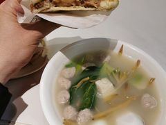 生汆丸子汤-子午路张记肉夹馍(小寨西路店)