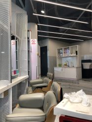 -PE SALON 