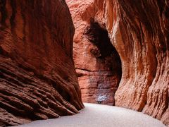 -天山神秘大峡谷