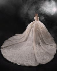 -艾米丽婚纱礼服