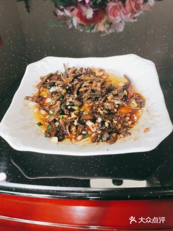 地里位于，嘉兴市南湖区新丰镇万丰路，乡土园饭店