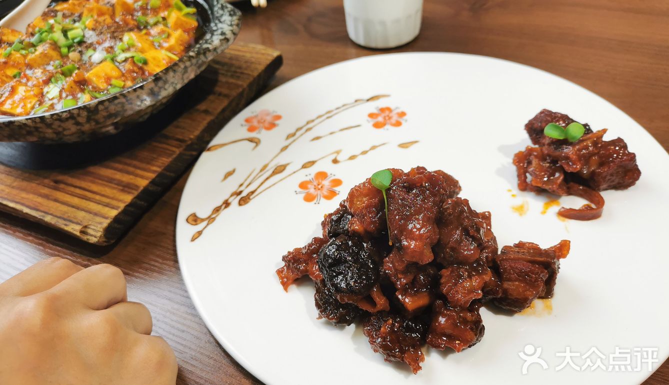 让我心心念念的烤鸭。 「香酥不腻烤鸭」烤鸭是我心头好