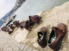 -多瑙河畔鞋履雕塑