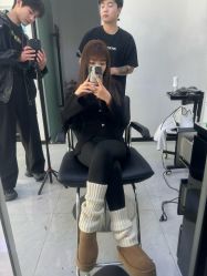-V7 HAIR SALON