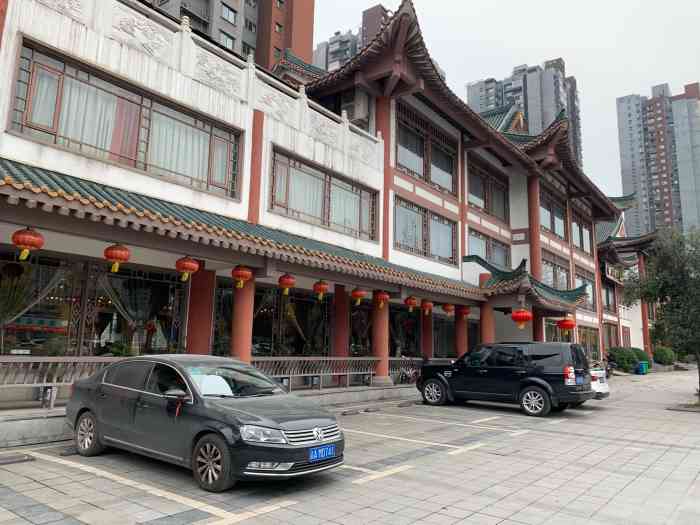 六六六酒楼(巴国城店)-"位于九龙坡区巴国城红狮大道正中间,是一家.