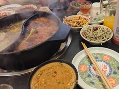 -沸炉重庆老火锅(军事博物馆店)