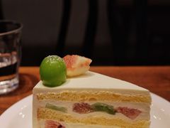 葡萄无花果奶油蛋糕-black rainbow coffee
