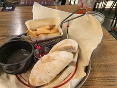 -BOURBON 玻本美式餐厅酒吧(虹桥新天地店)