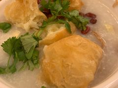 荔湾艇仔粥-金翠皇宫粤菜·点心·海鲜(翡翠店)