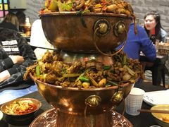 双层铁锅牛蛙-巴四老城区炭火蛙锅(张江店)