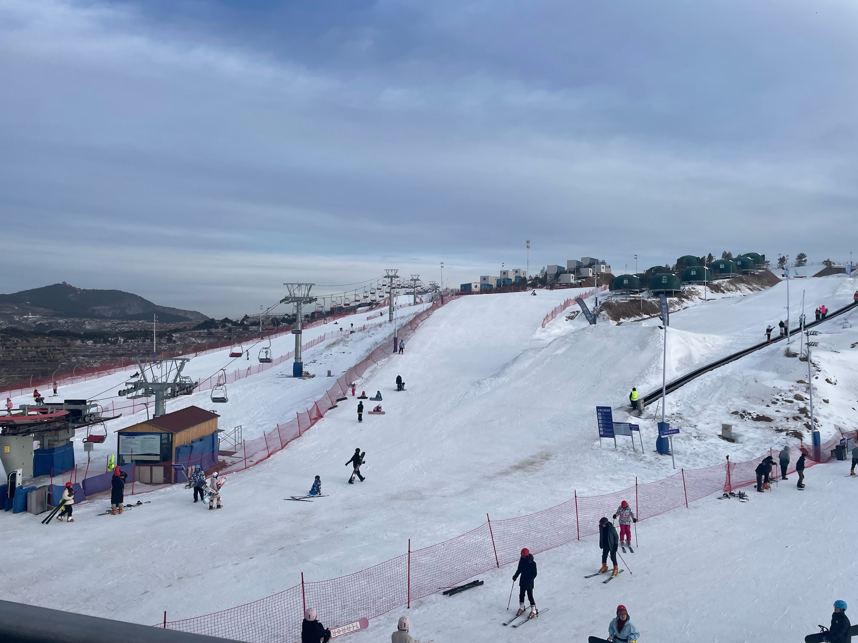 房山阎村滑雪场图片