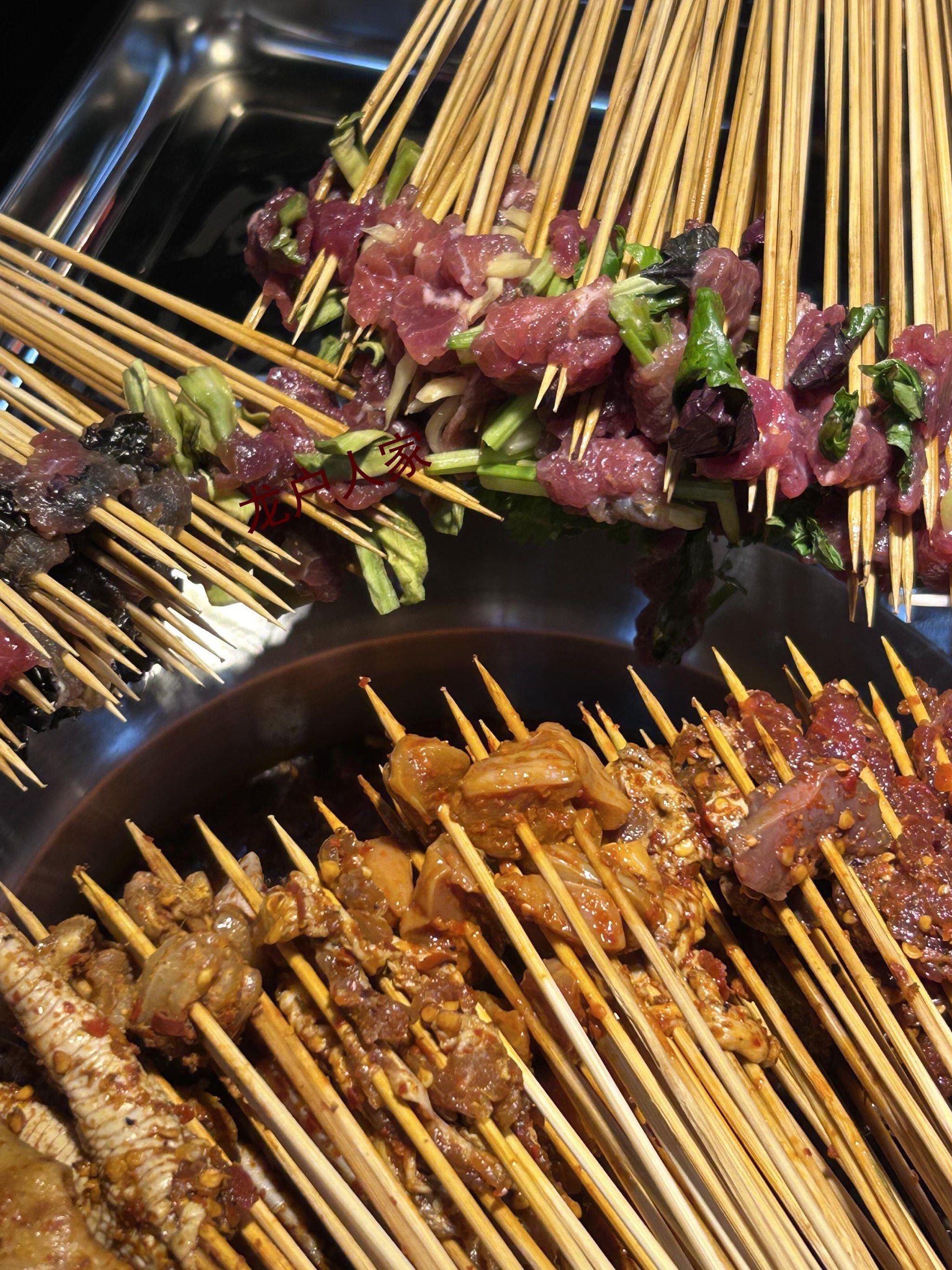 龙户人家串串香,解锁成都老味道!