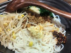 -蒙自源过桥米线(红谷滩万达店)