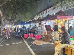 -吴山路夜市