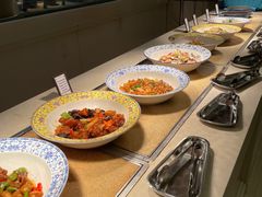 自助取餐区-海口绿发希尔顿酒店-田园汇自助餐·三文鱼·海鲜