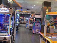 -反斗乐园π·电玩·高空拓展·蹦床(龙华天虹店)