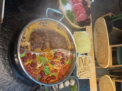-鹿鸣山草本茶香火锅(园西路店)