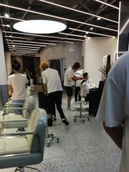 -PE SALON 