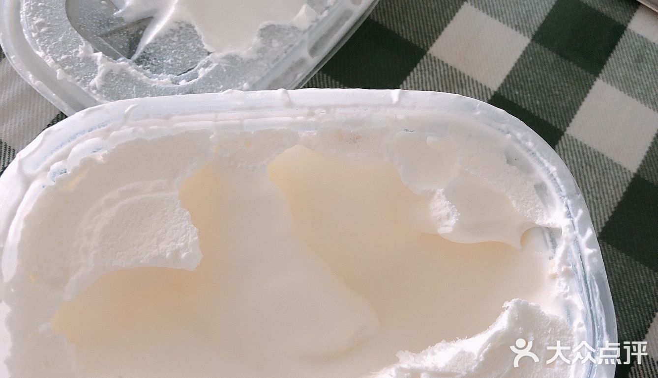 配着奥利奥碎吃，不要太好吃。哈哈哈 自己在家里